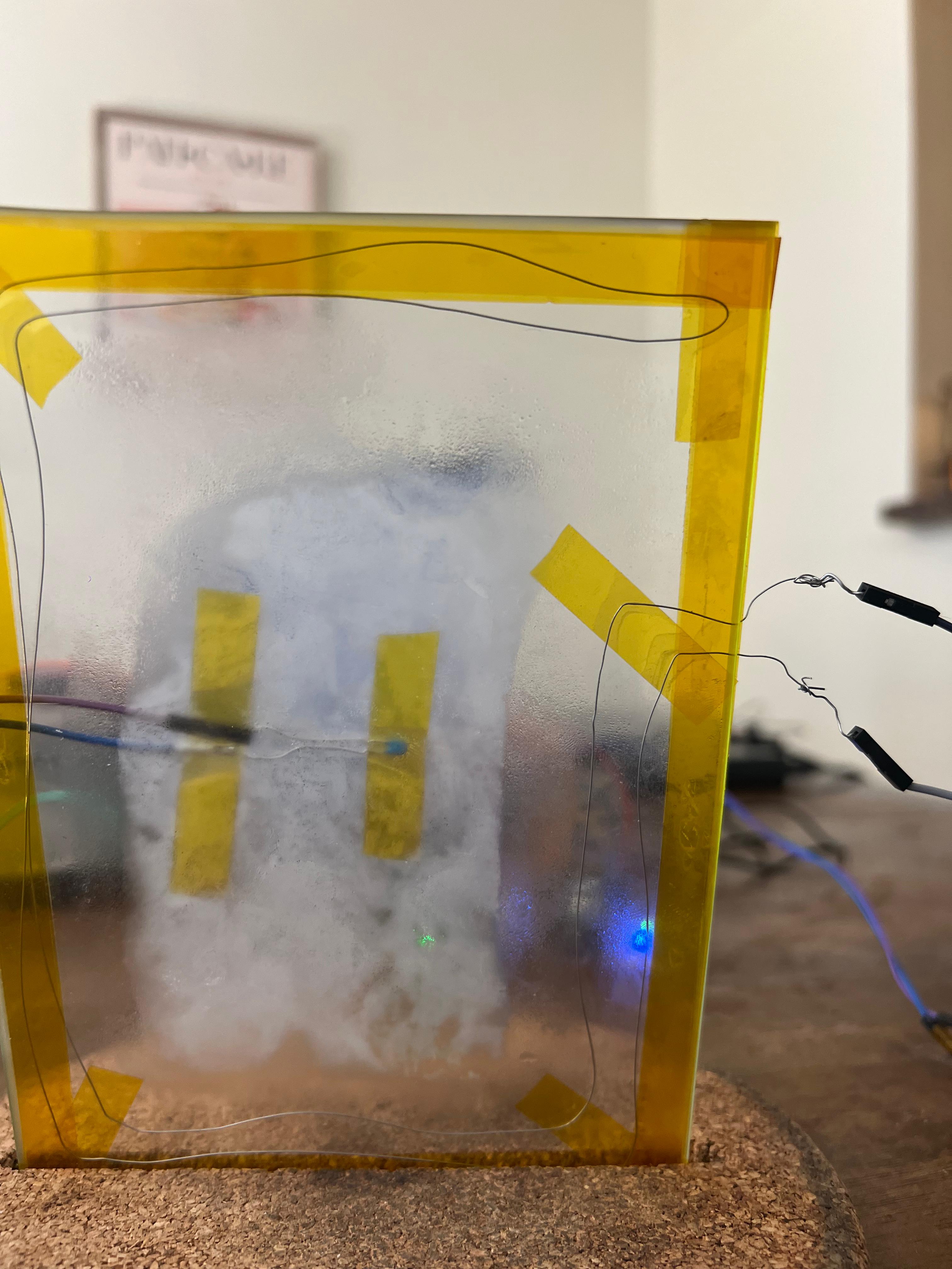 Cloud chamber particle physics experiment with LEDs